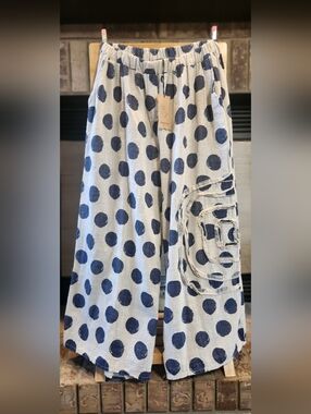 Beyond Capri Linen/cotton Pants.